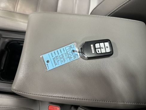 Used 2019 Honda CR-V EX-L image 27