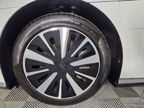 Used 2024 Lucid Air Pure RWD image 10