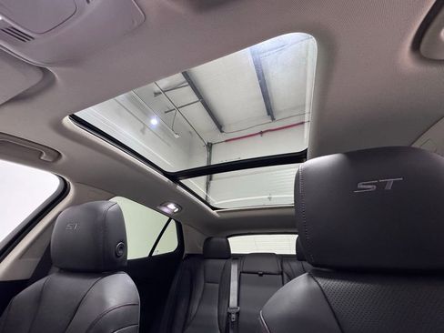 Used 2023 Buick Envision Essence w/ Sport Touring Package image 9