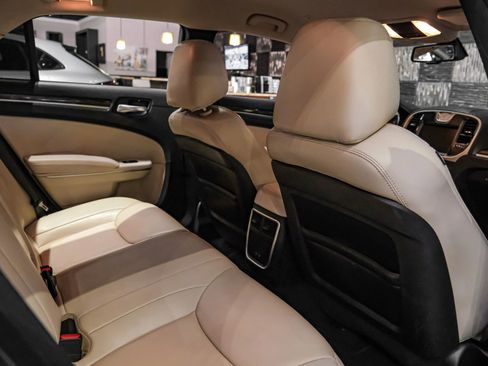 Used 2020 Chrysler 300 Touring L w/ Quick Order Package 2EF image 29