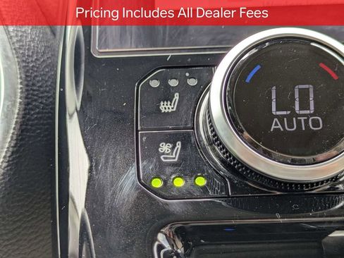 Used 2024 Toyota Highlander Platinum FWD image 26