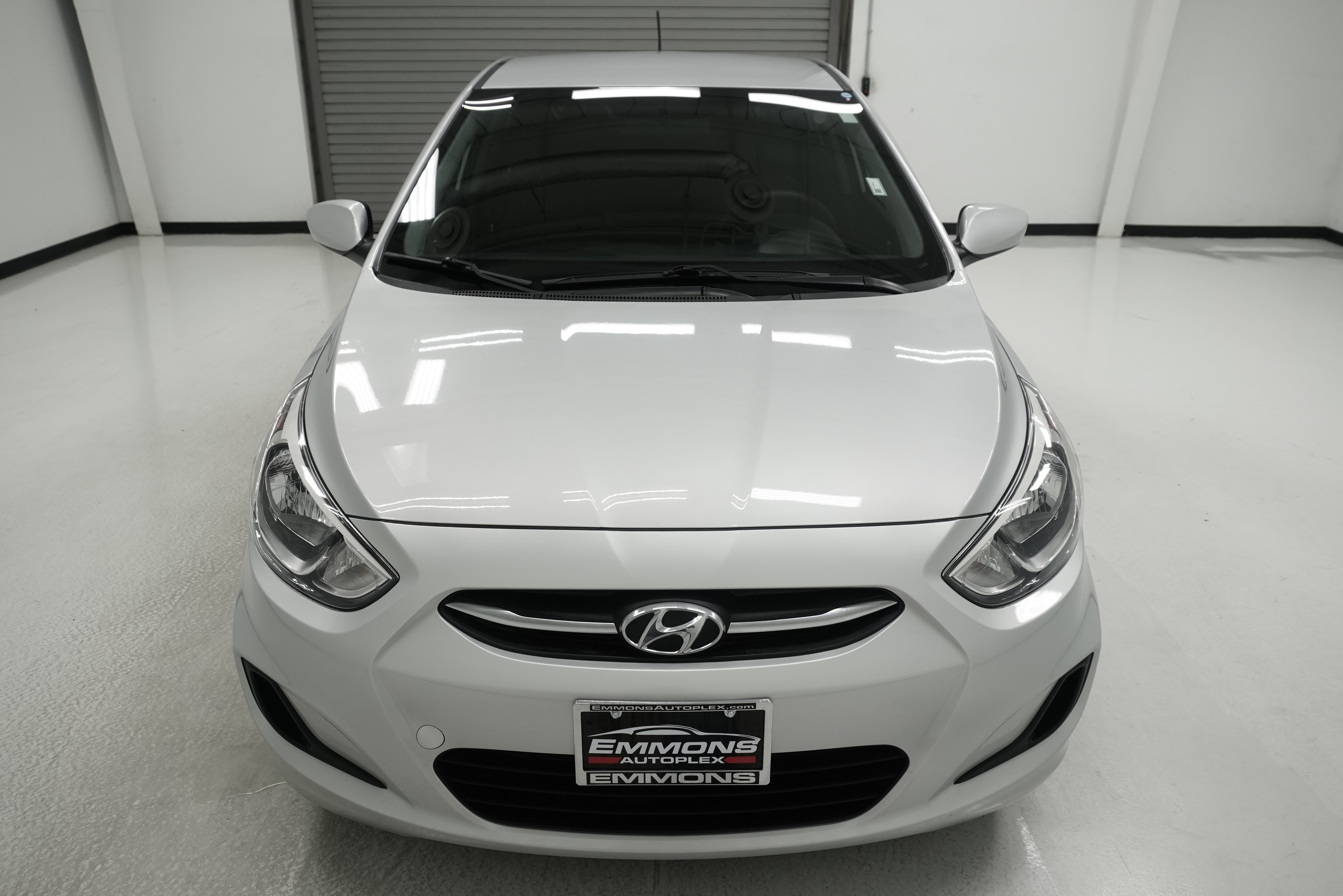 Used 2017 Hyundai Accent SE FWD image 2