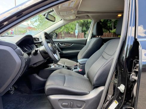 Used 2017 Nissan Rogue SV w/ Sun & Sound Touring Package AWD/4WD image 11