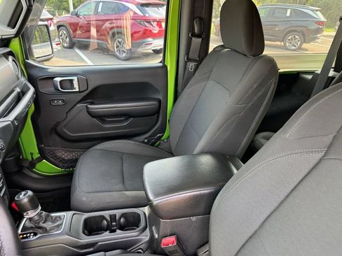 Used 2018 Jeep Wrangler Sport AWD/4WD image 7