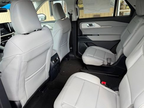 New 2026 Ford Explorer Active w/ Active Comfort Package image 9