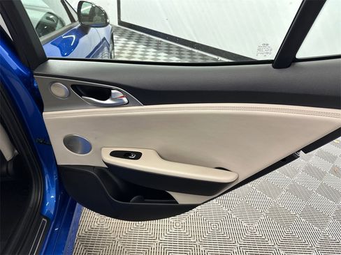 Used 2018 Kia Stinger GT2 image 18