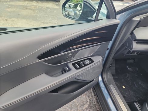 New 2026 Lincoln Nautilus Premier image 12