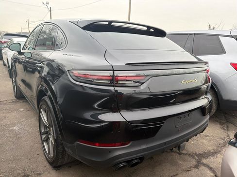 Used 2022 Porsche Cayenne S Platinum image 11