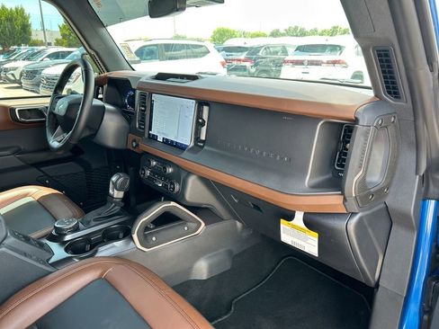 Used 2024 Ford Bronco Outer Banks image 37