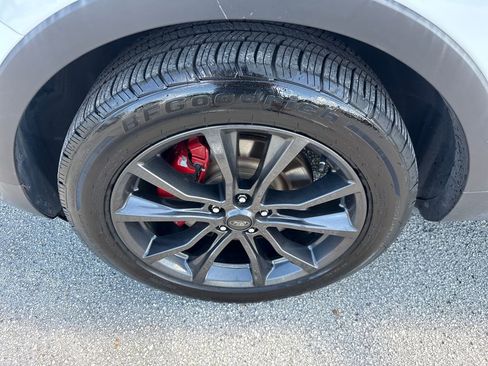 Used 2019 Ford Explorer XLT w/ Equipment Group 202A image 11