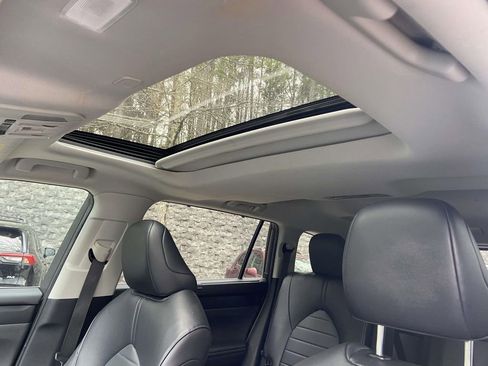 Used 2024 Toyota Highlander XLE image 20