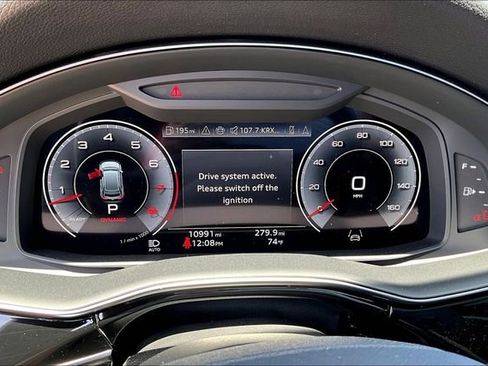 Used 2025 Audi Q8 Prestige w/ Prestige Package AWD/4WD image 22