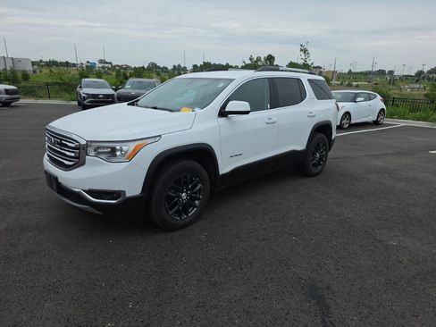 Used 2019 GMC Acadia SLT FWD image 1