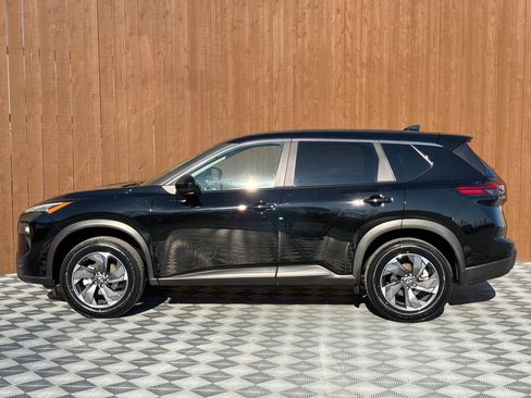 Used 2025 Nissan Rogue SV image 12