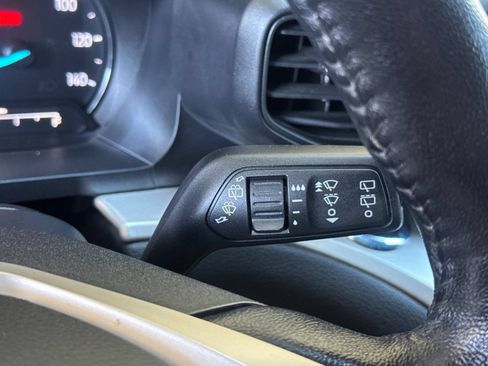 Used 2021 Ford Explorer XLT RWD image 32