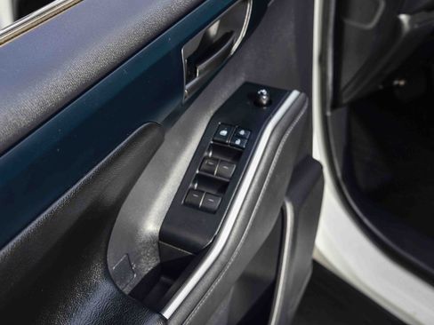 Certified 2020 Toyota Highlander LE image 23