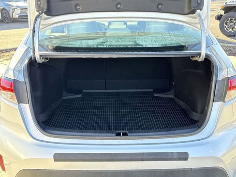 Used 2020 Toyota Corolla LE image 6