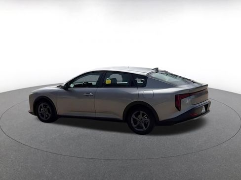 Used 2025 Kia K4 LXS image 10