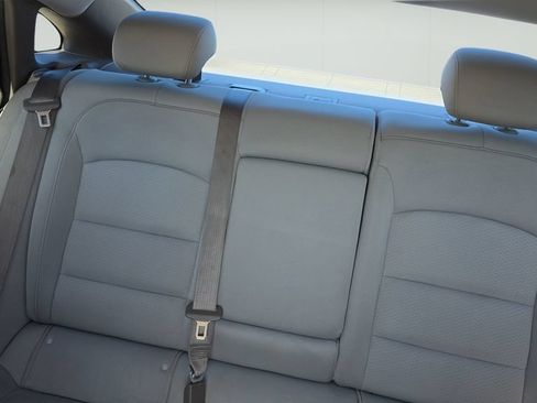 Used 2021 Chevrolet Malibu LT FWD image 14