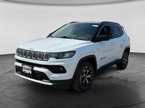 Used 2025 Jeep Compass Limited AWD/4WD image 4