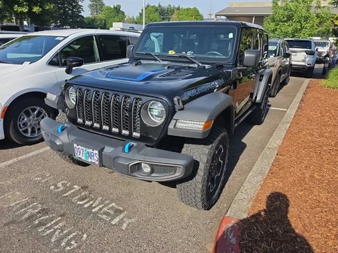 Used 2022 Jeep Wrangler Unlimited Rubicon 4xe w/ Cold Weather Group AWD/4WD image 2