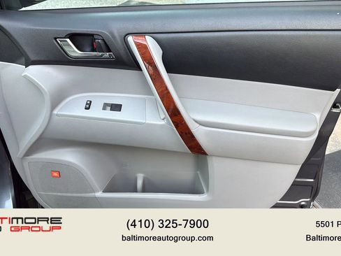 Used 2013 Toyota Highlander Limited image 18