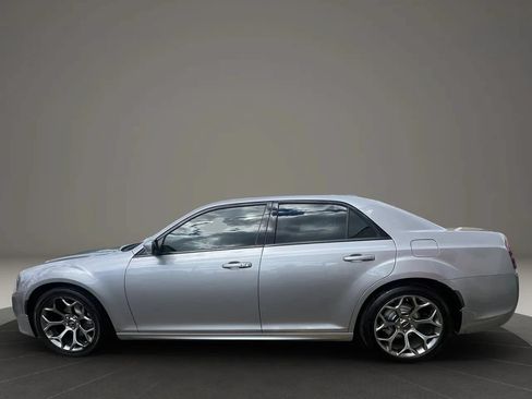 Used 2018 Chrysler 300 S w/ 300S Premium Group RWD image 8