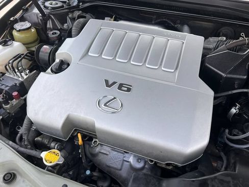 Used 2010 Lexus ES 350 w/ Preferred Accessory Package FWD image 28