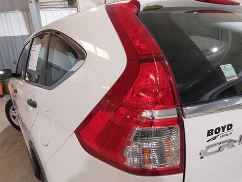 Used 2016 Honda CR-V LX image 32