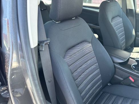 Used 2016 Ford Fusion SE FWD image 10