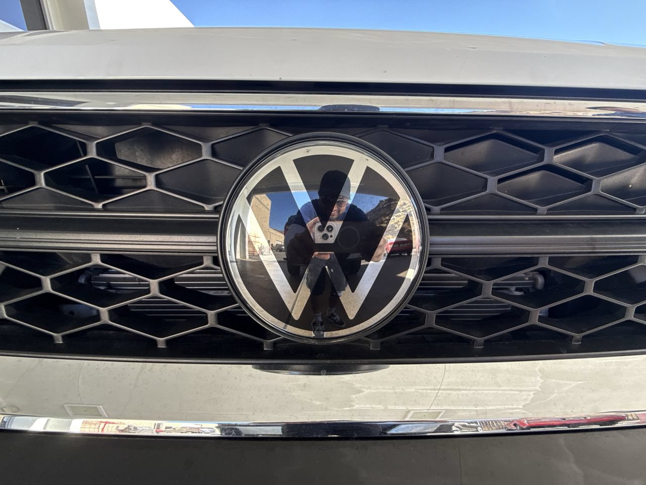 Used 2024 Volkswagen Taos SE w/ Panoramic Sunroof Package FWD image 31