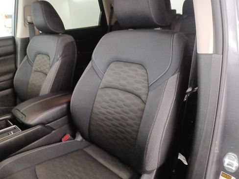 Used 2025 Nissan Pathfinder SV FWD image 20