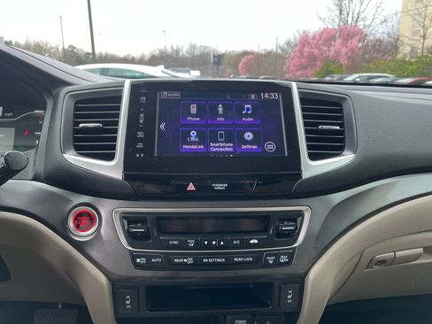 Used 2017 Honda Pilot EX-L image 17