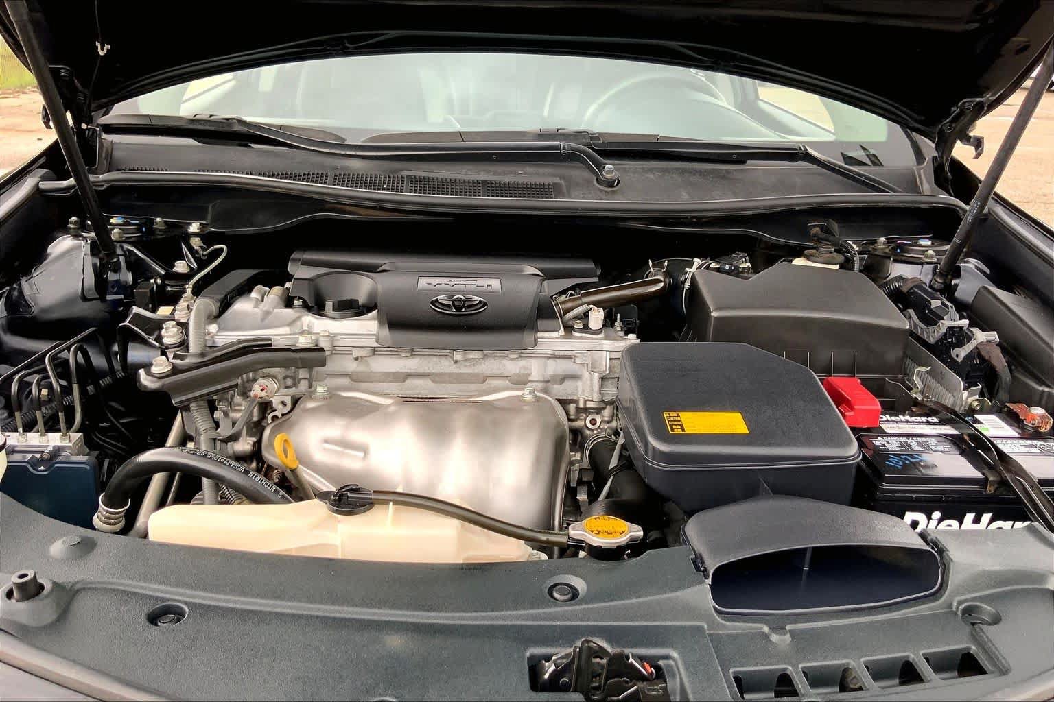 Used 2012 Toyota Camry SE FWD image 30
