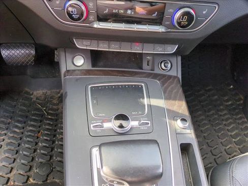 Used 2018 Audi Q5 2.0T Premium Plus AWD/4WD image 14