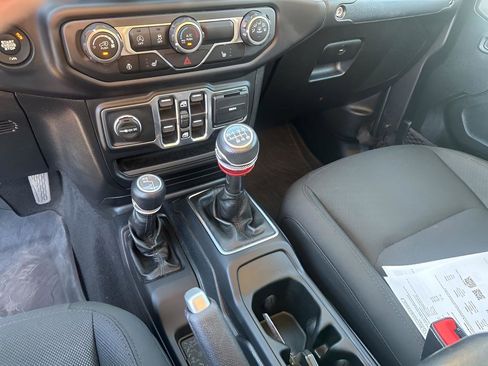 Used 2020 Jeep Gladiator Sport w/ Quick Order Package 23S image 34