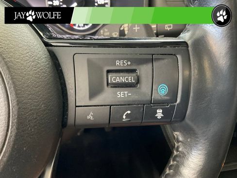 Used 2021 Nissan Rogue SL AWD/4WD image 13