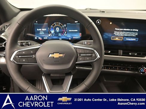New 2026 Chevrolet Equinox LT w/ Convenience Package II image 8