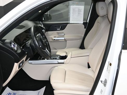 Used 2023 Mercedes-Benz EQB 300 4MATIC image 18