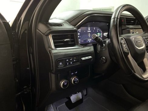 Used 2023 GMC Yukon XL Denali image 35