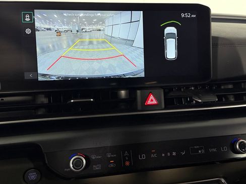 Used 2026 Kia Carnival FWD image 19