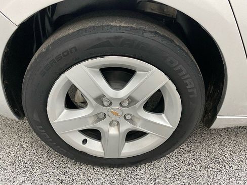 Used 2011 Chevrolet Malibu LS image 24