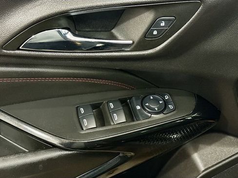 Used 2025 Chevrolet Trax RS w/ Sunroof Package image 18