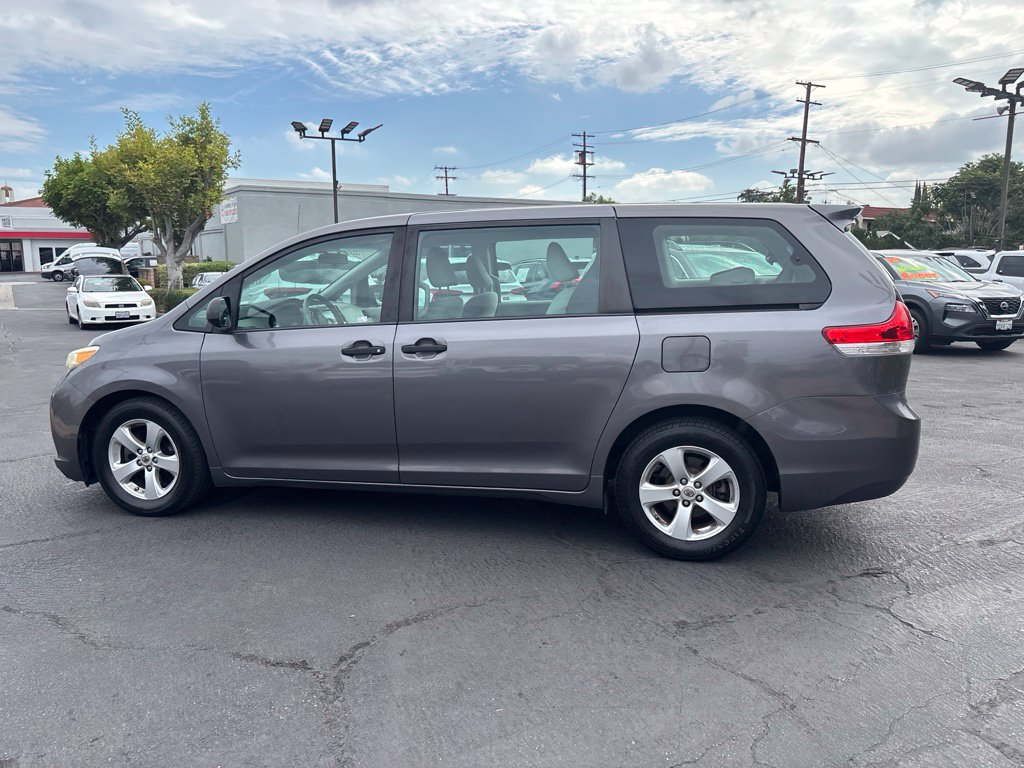 Used 2014 Toyota Sienna L FWD image 7