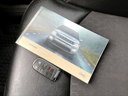 Used 2018 Jeep Compass Latitude w/ Popular Equipment Group image 15