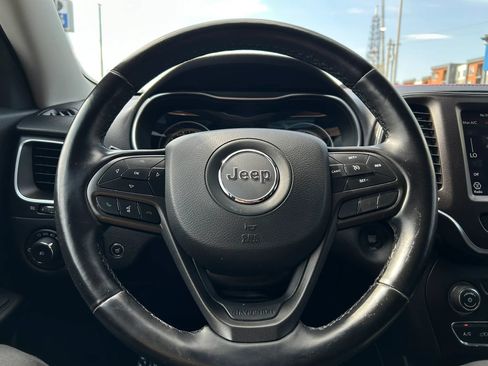 Used 2021 Jeep Cherokee Trailhawk w/ Trailer Tow Group AWD/4WD image 13