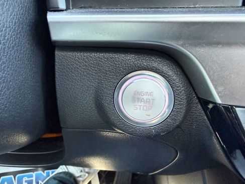 Used 2025 Kia Telluride S image 18