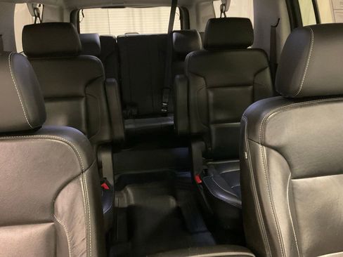 Used 2019 Chevrolet Suburban Premier image 28