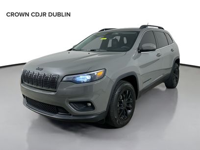 Used 2019 Jeep Cherokee Latitude Plus w/ Comfort/Convenience Group
