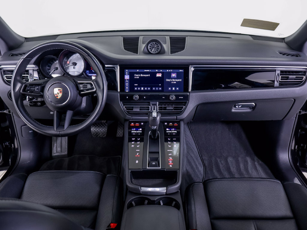 Certified 2023 Porsche Macan S AWD/4WD image 7